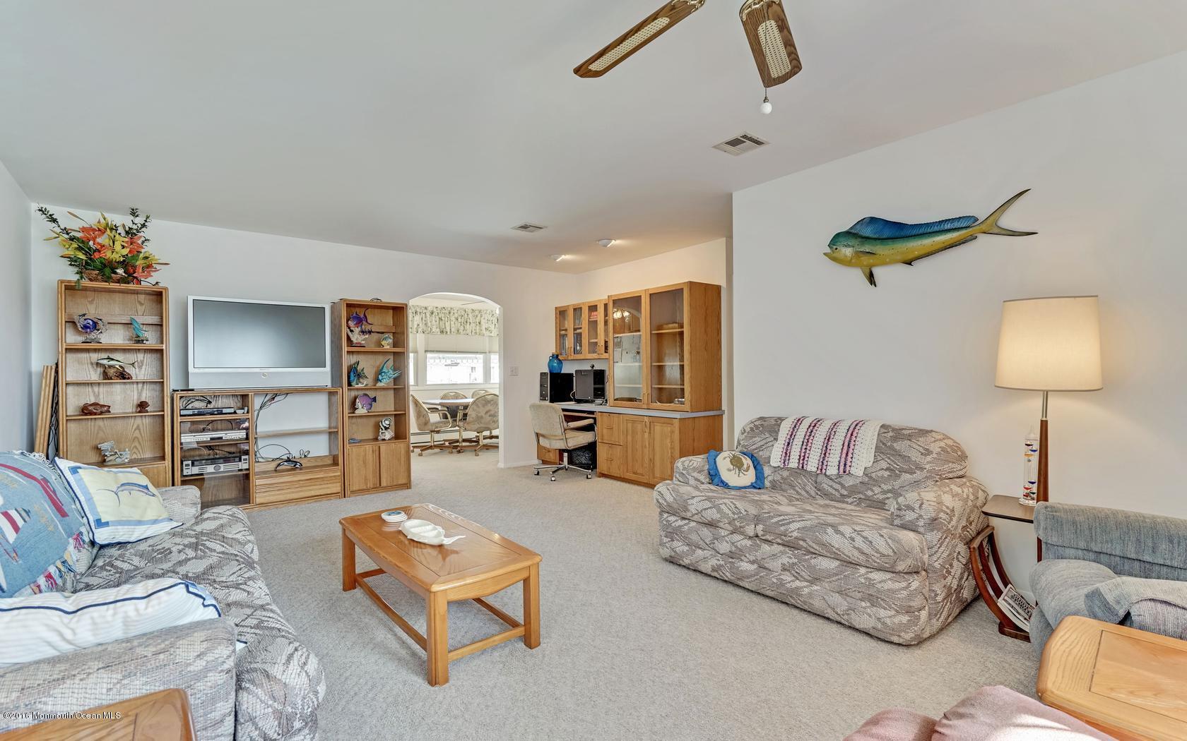 117 Bloomfield Road Barnegat, NJ 08005 - Photo 4 of 31 270e4ff57a8939b4412c60772fe9e5fb
