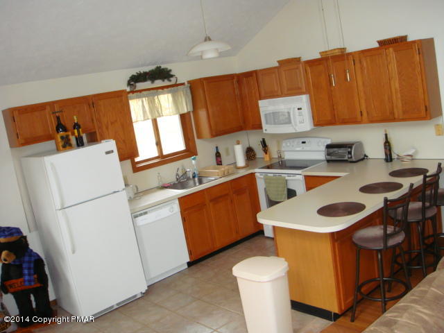 6247 Decker Road Bushkill, PA 18324 - Photo 6 of 25 Kitchen