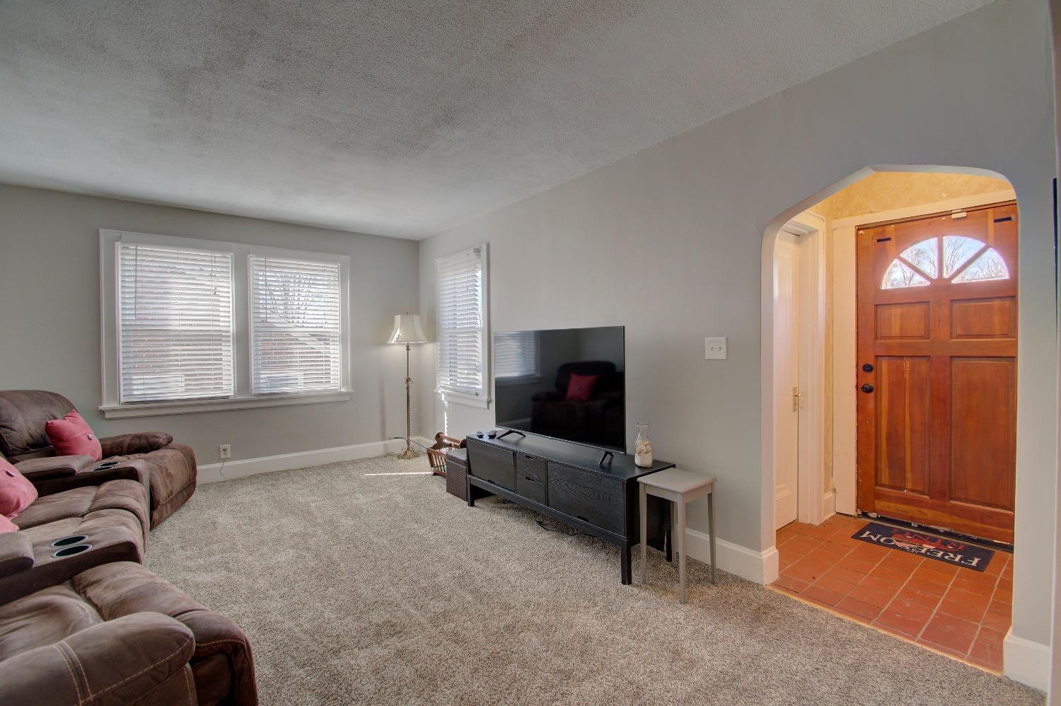 970 Anderson Ferry Road Cincinnati, OH 45238 - Photo 3 of 20