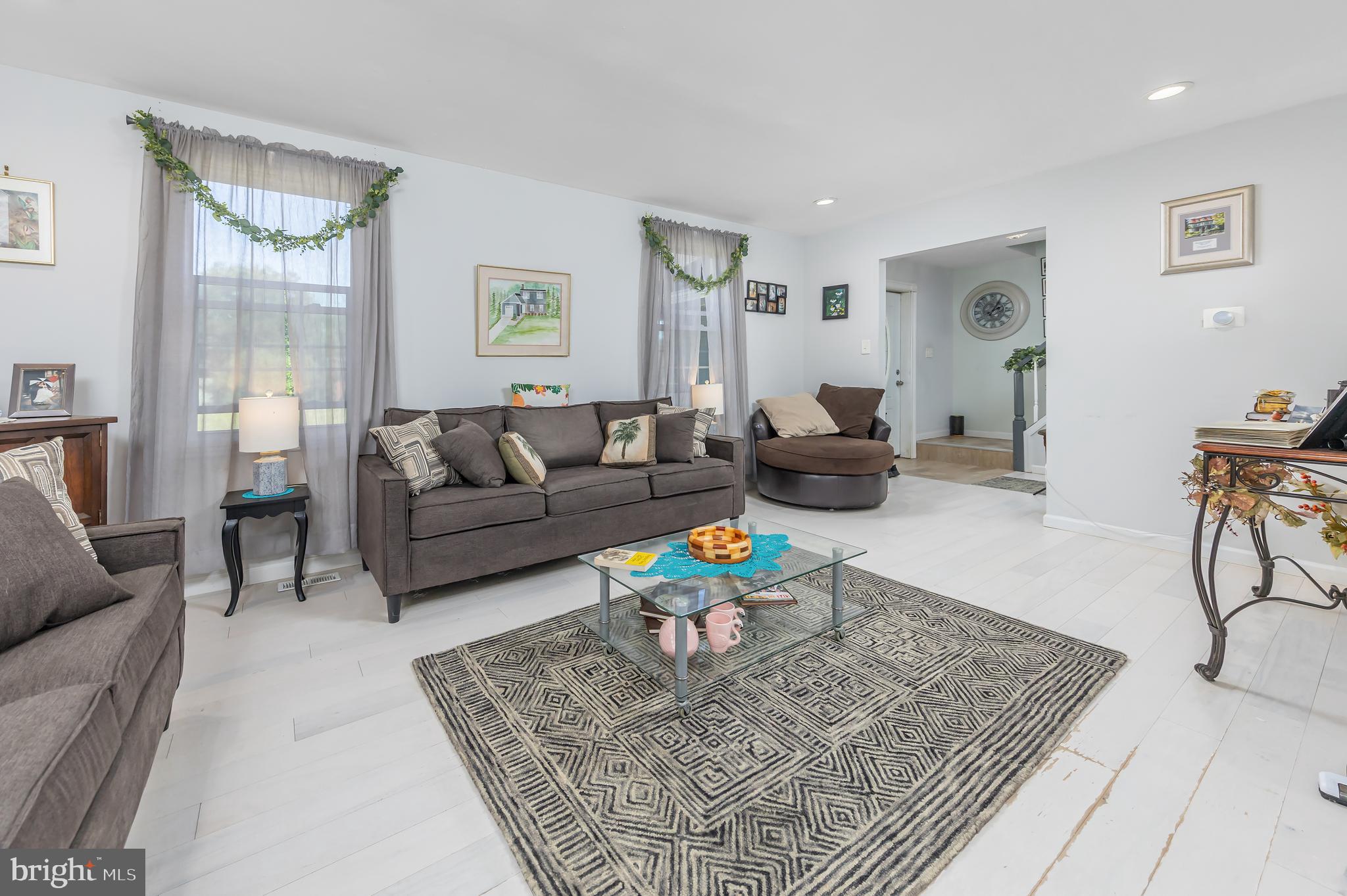 10 Loretta Boulevard Sicklerville, NJ 08081 - Photo 3 of 22 a living room with furniture and wooden floor