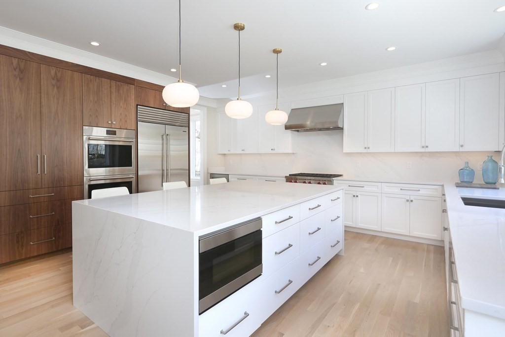 80 East Quinobequin Road Waban, MA 02468 - Photo 4 of 25 Gallery Image 4