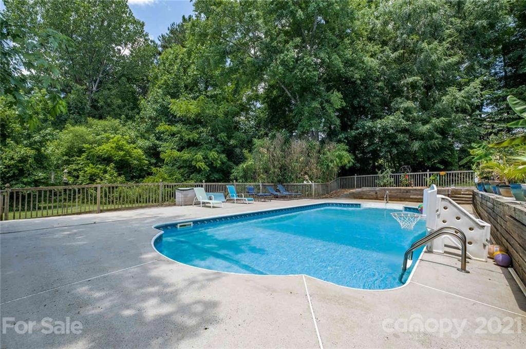 15801 Lavenham Road Huntersville, NC 28078 - Photo 6 of 33 Gallery Image 6