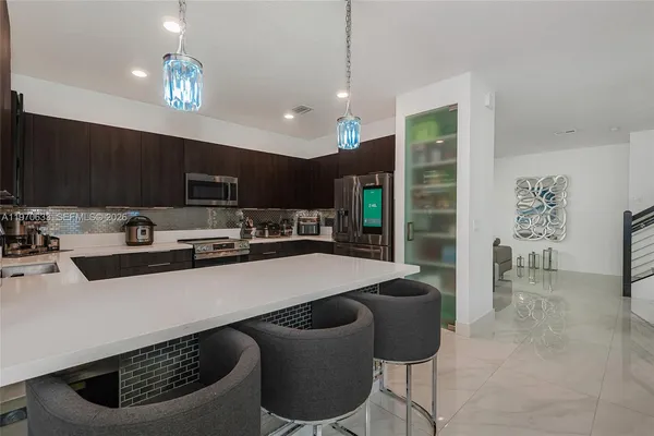 $5,200 | 7902 Northwest 105th Court, Unit 7902, Doral, FL 33178