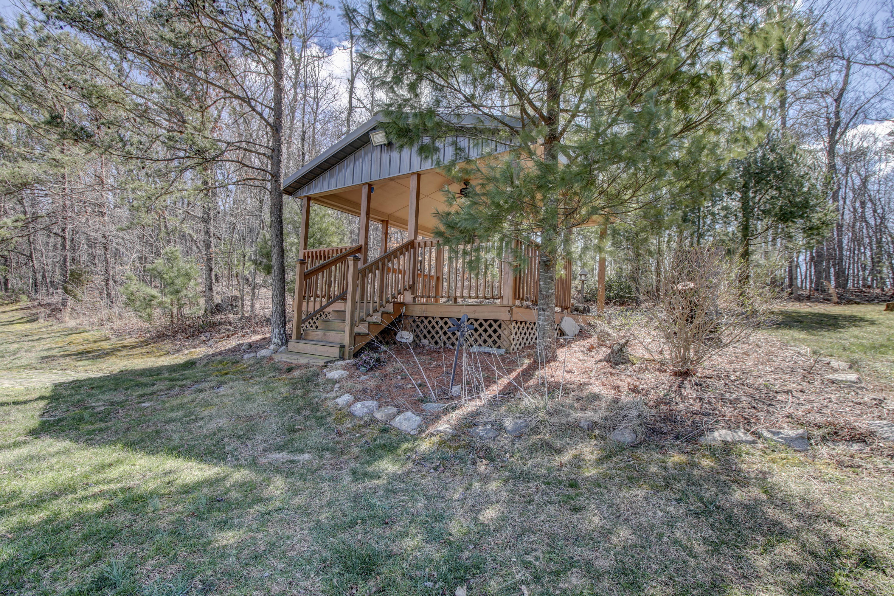 1546 Pike Road Montvale, VA 24122 - Photo 37 of 44 a backyard of a house with lots of green space