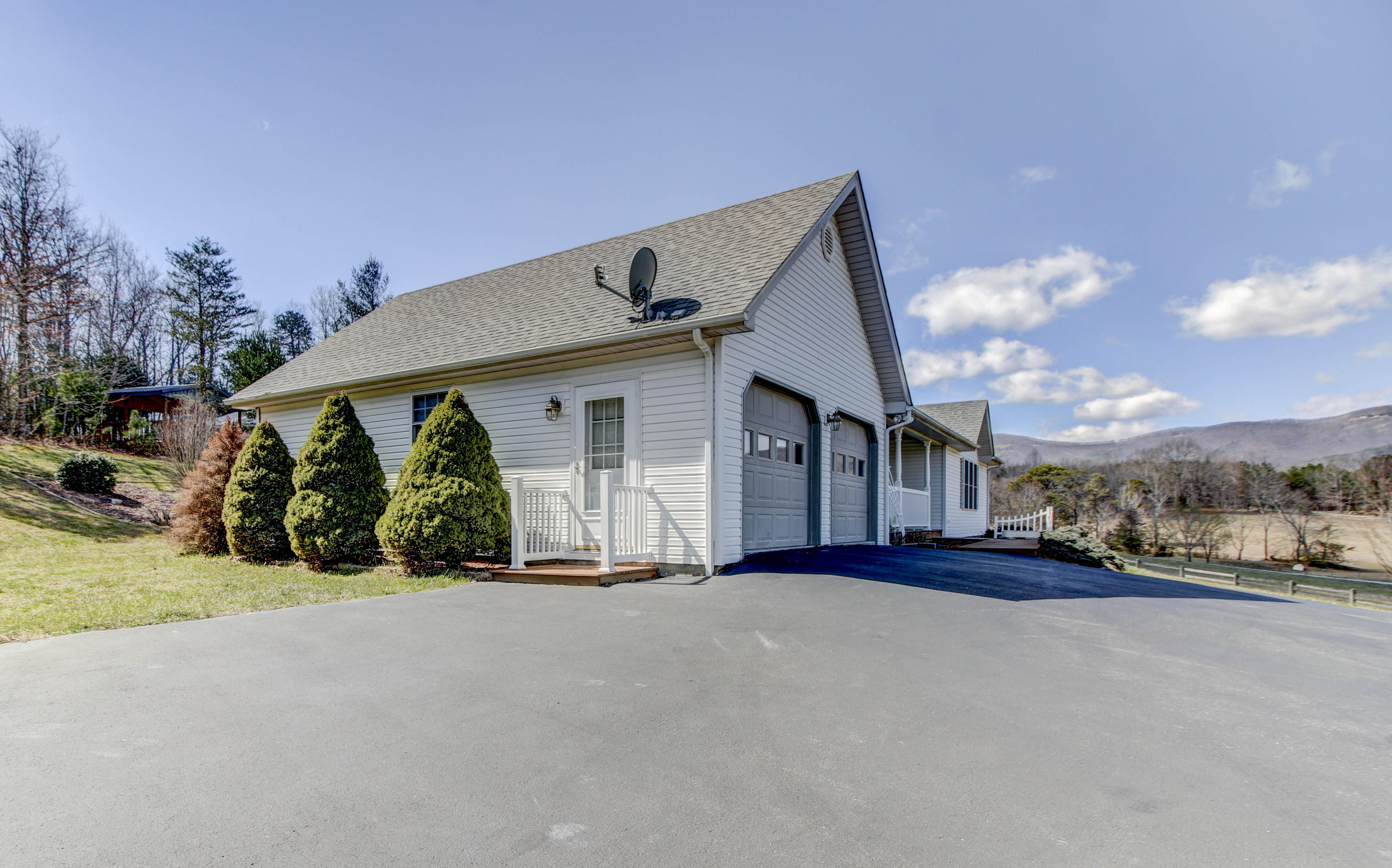 1546 Pike Road Montvale, VA 24122 - Photo 5 of 44 a view of a house with a yard