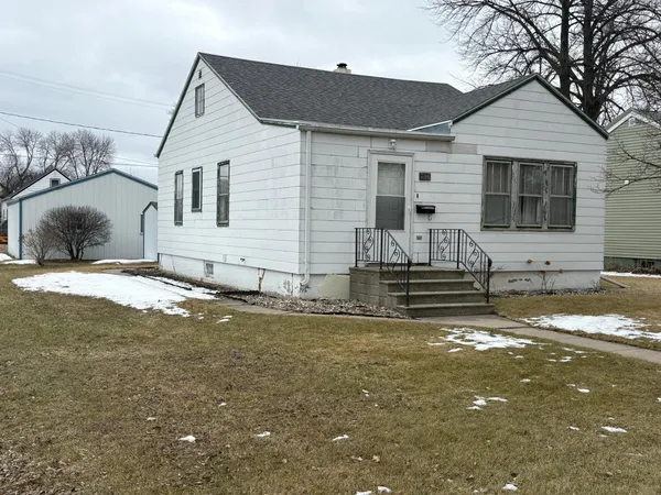 $89,900 | 716 5th Street North, Wahpeton, ND 58075