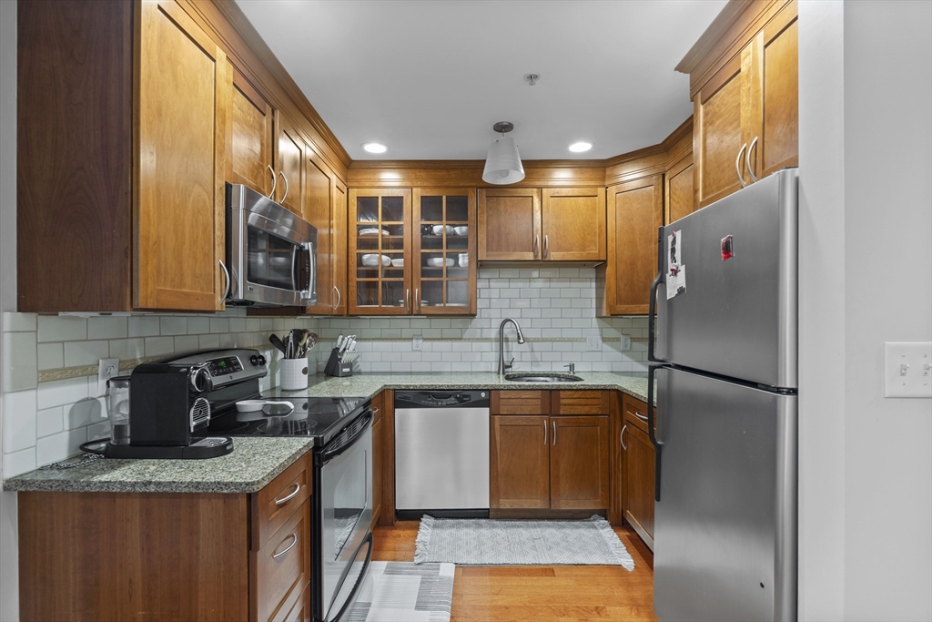 2 Duck Pond Road, Unit 111 Beverly, MA 01915 - Photo 7 of 18 Gallery Image 7