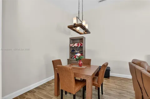 $375,000 | 102 Sun Terrace Court, Palm Beach Gardens, FL 33403