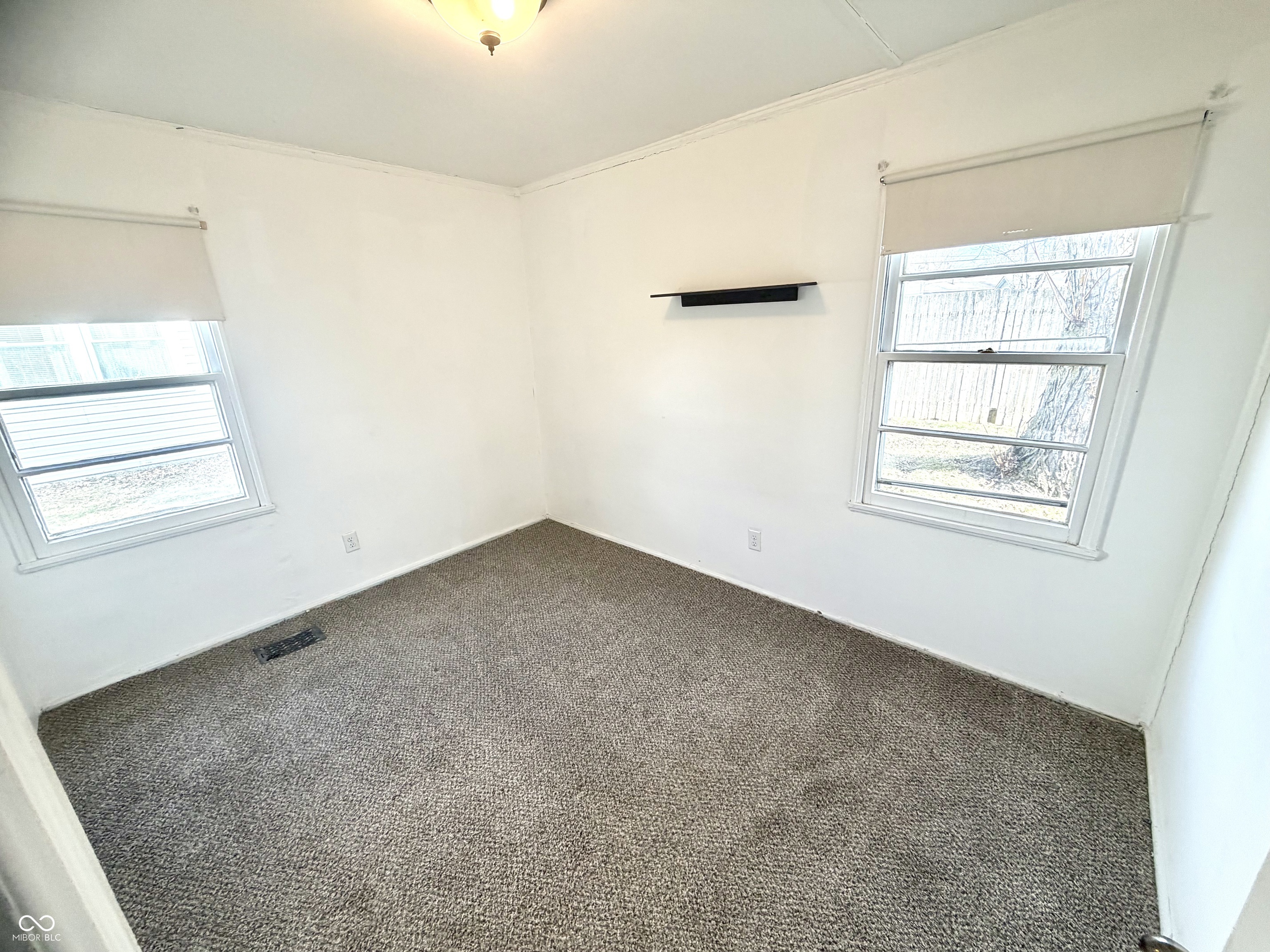 910 Lonsvale Drive Anderson, IN 46013 - Photo 12 of 19