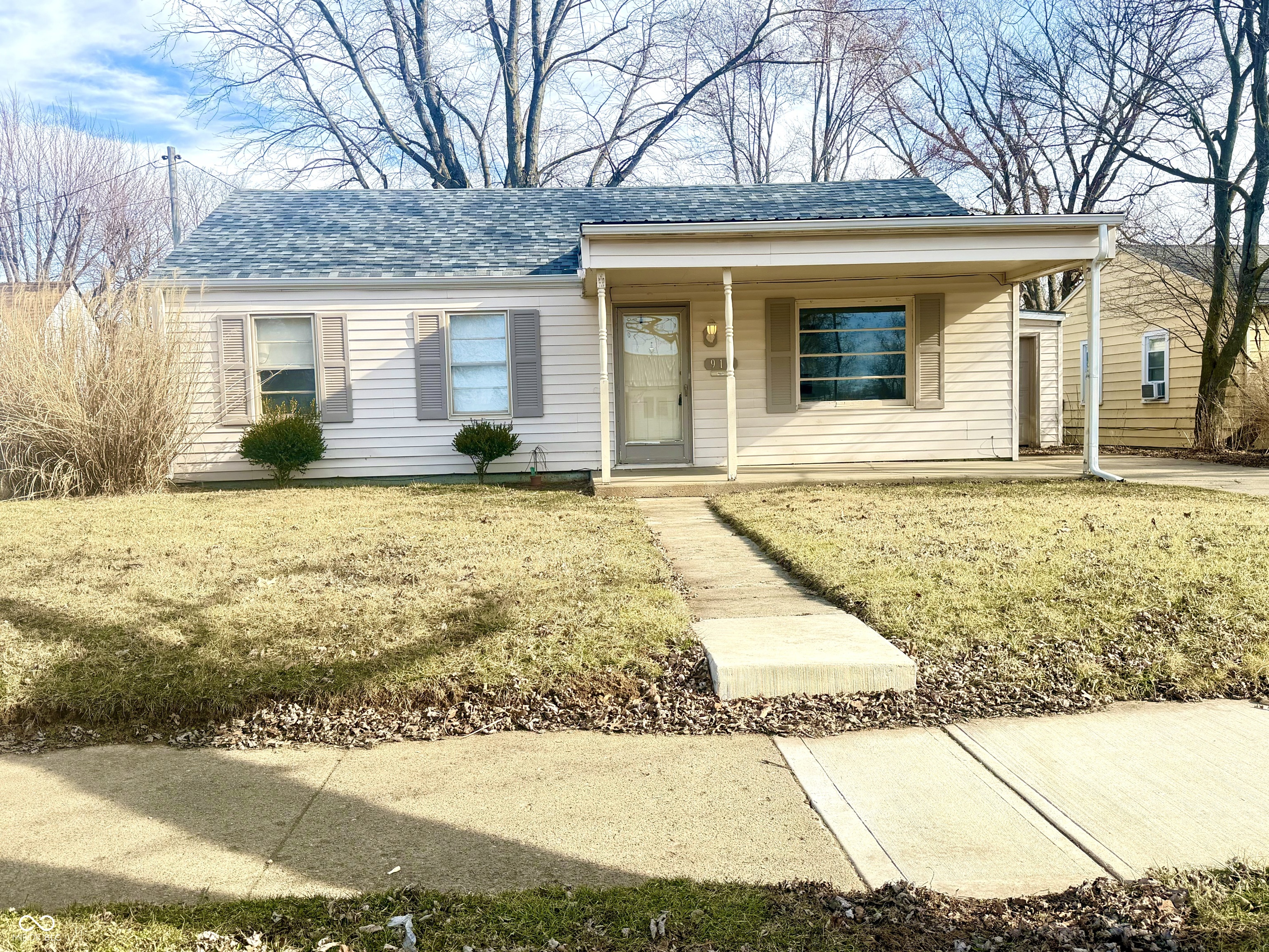 910 Lonsvale Drive Anderson, IN 46013 - Photo 3 of 19