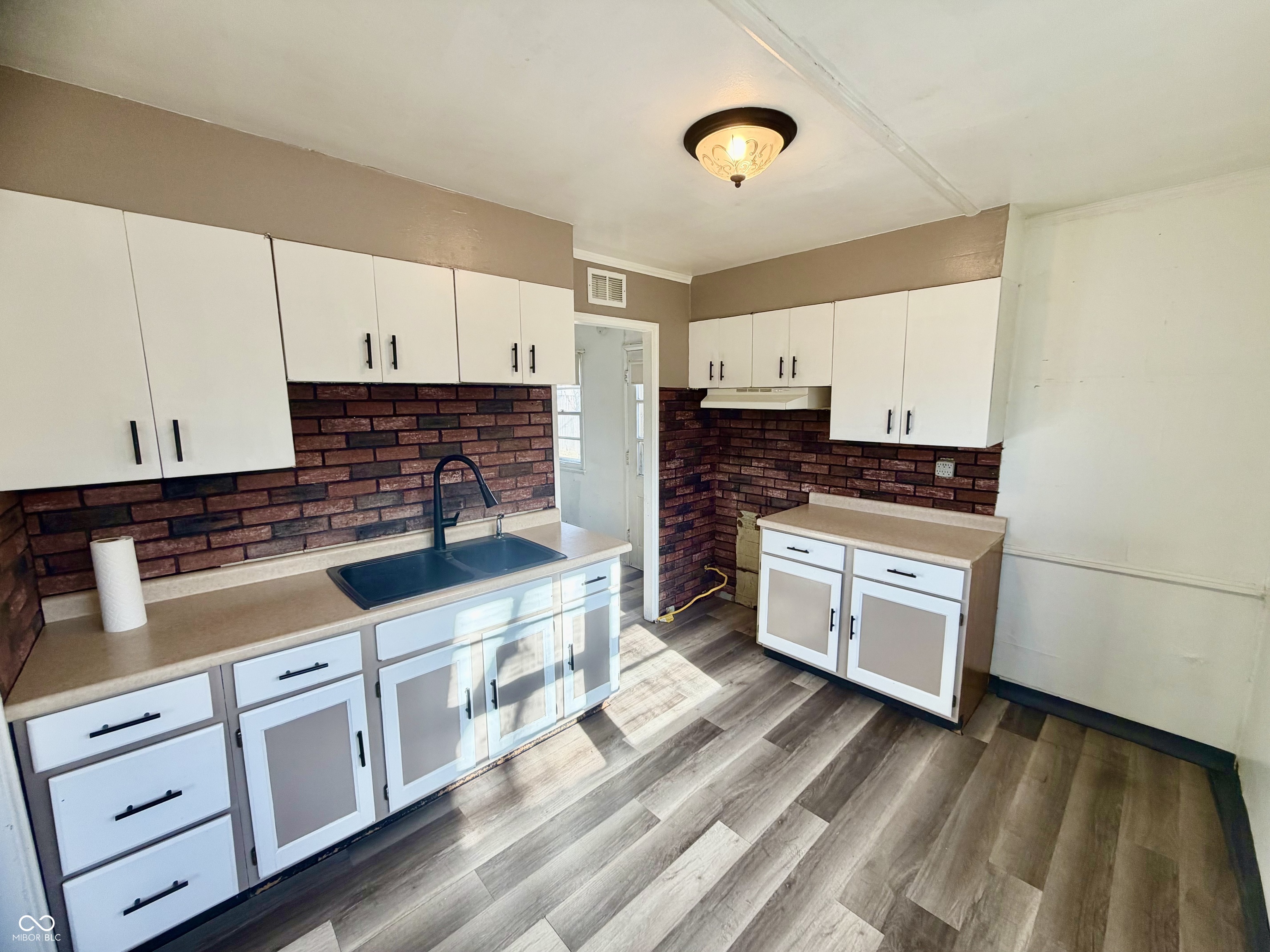 910 Lonsvale Drive Anderson, IN 46013 - Photo 6 of 19