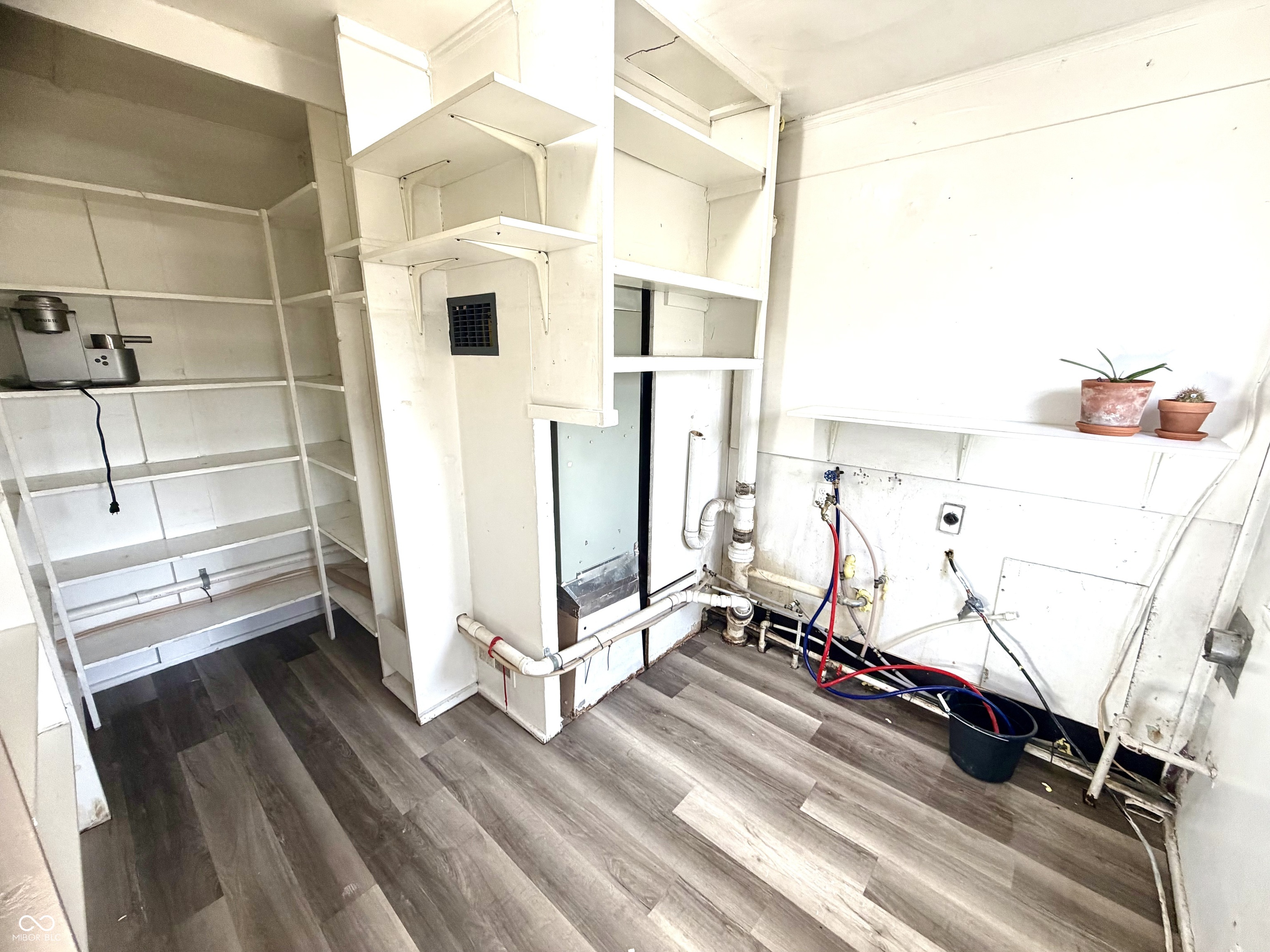 910 Lonsvale Drive Anderson, IN 46013 - Photo 9 of 19