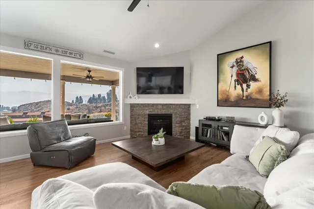 $1,095,000 | 95 Proctor Boulevard, Manson, WA 98831