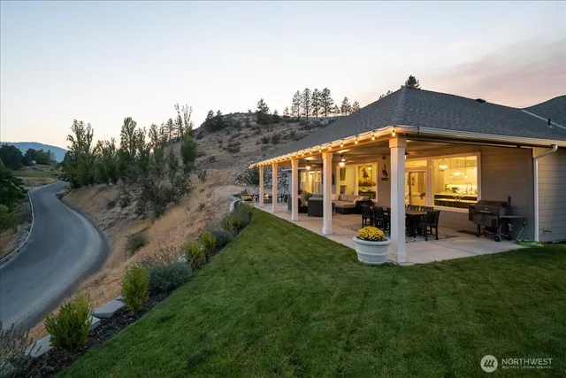 $1,095,000 | 95 Proctor Boulevard, Manson, WA 98831