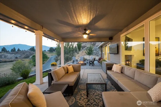 $1,095,000 | 95 Proctor Boulevard, Manson, WA 98831