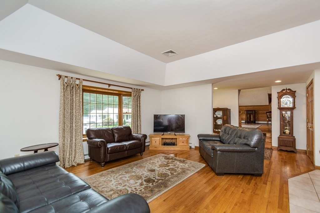 5 1/2 Silverbirch Road Billerica, MA 01821 - Photo 12 of 31