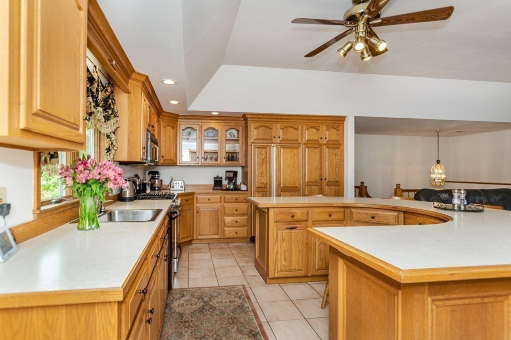 5 1/2 Silverbirch Road Billerica, MA 01821 - Photo 9 of 31