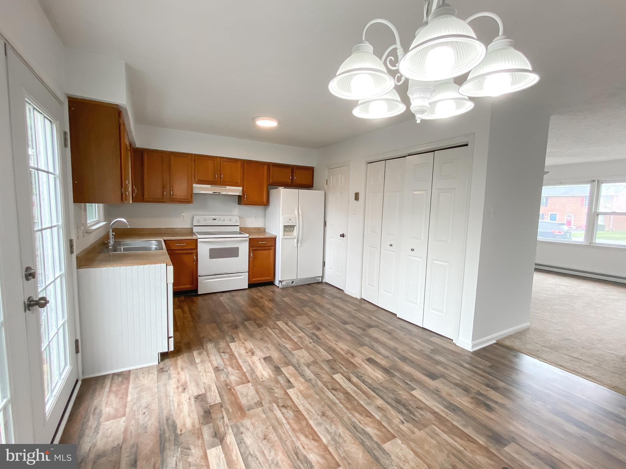 203 Brunswick Road Stephens City, VA 22655 - Photo 6 of 12 Kitchen w/new Flooring