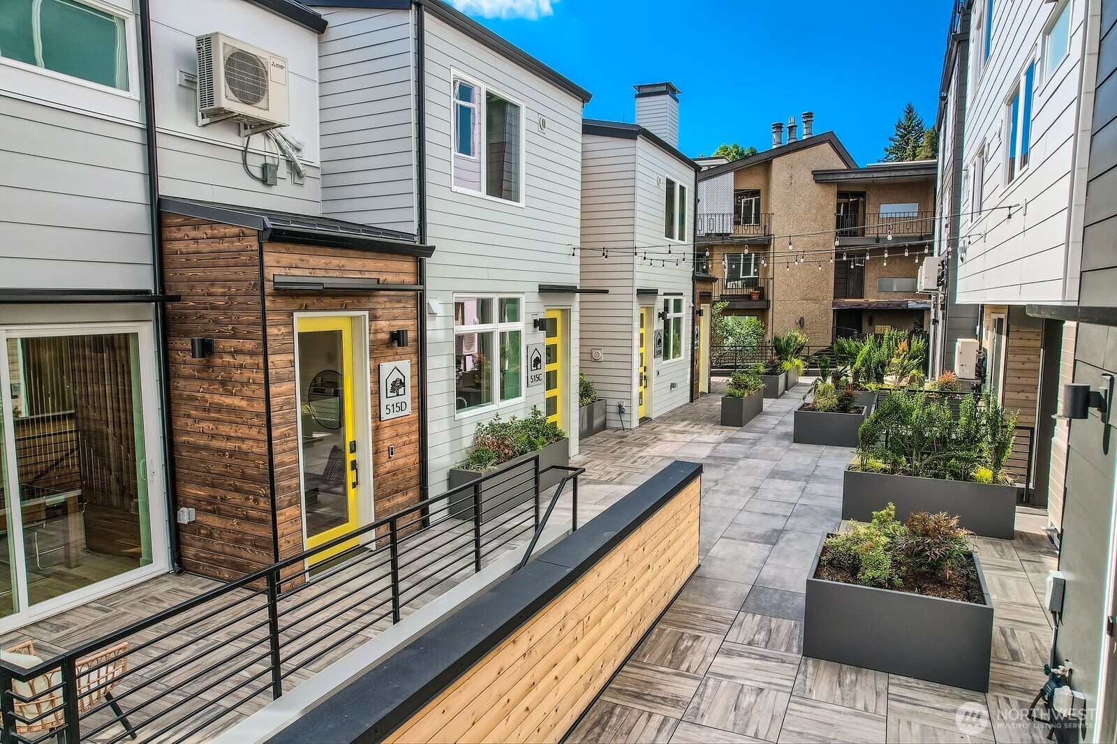 515 Howe Street, Unit A Seattle, WA 98109 - Photo 33 of 40 Gallery Image 33