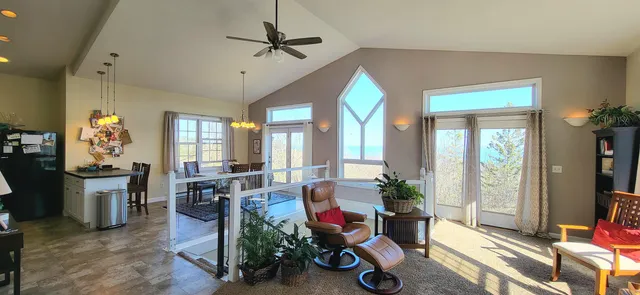 $585,000 | 908 East Skyline Parkway, Duluth, MN 55805