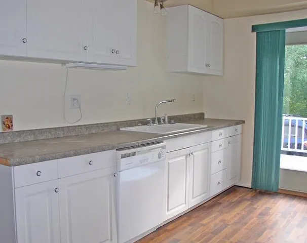 $585,000 | 908 East Skyline Parkway, Duluth, MN 55805