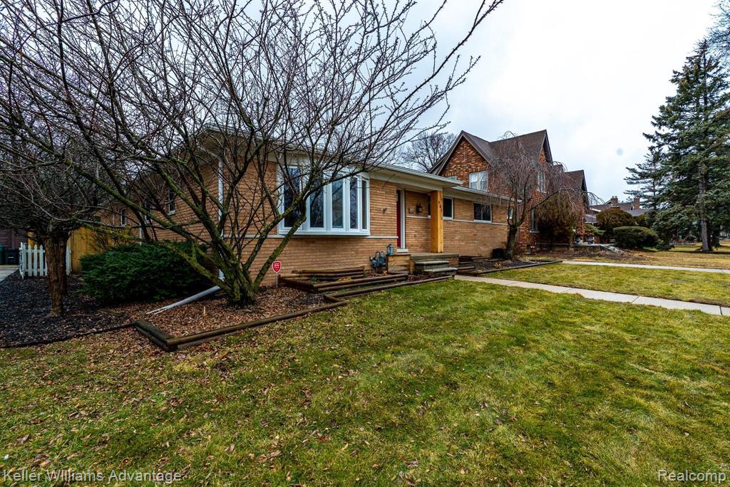 945 Barrington Road Grosse Pointe Park, MI 48230 - Photo 38 of 41
