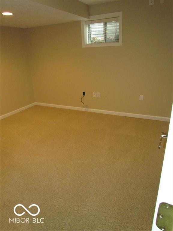 411 Mari Way Carmel, IN 46032 - Photo 27 of 32