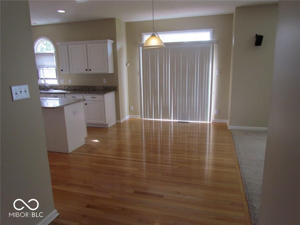 411 Mari Way Carmel, IN 46032 - Photo 4 of 32