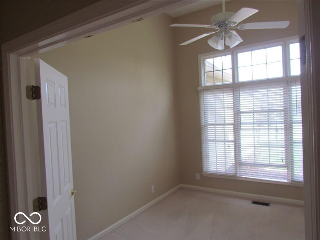 411 Mari Way Carmel, IN 46032 - Photo 5 of 32