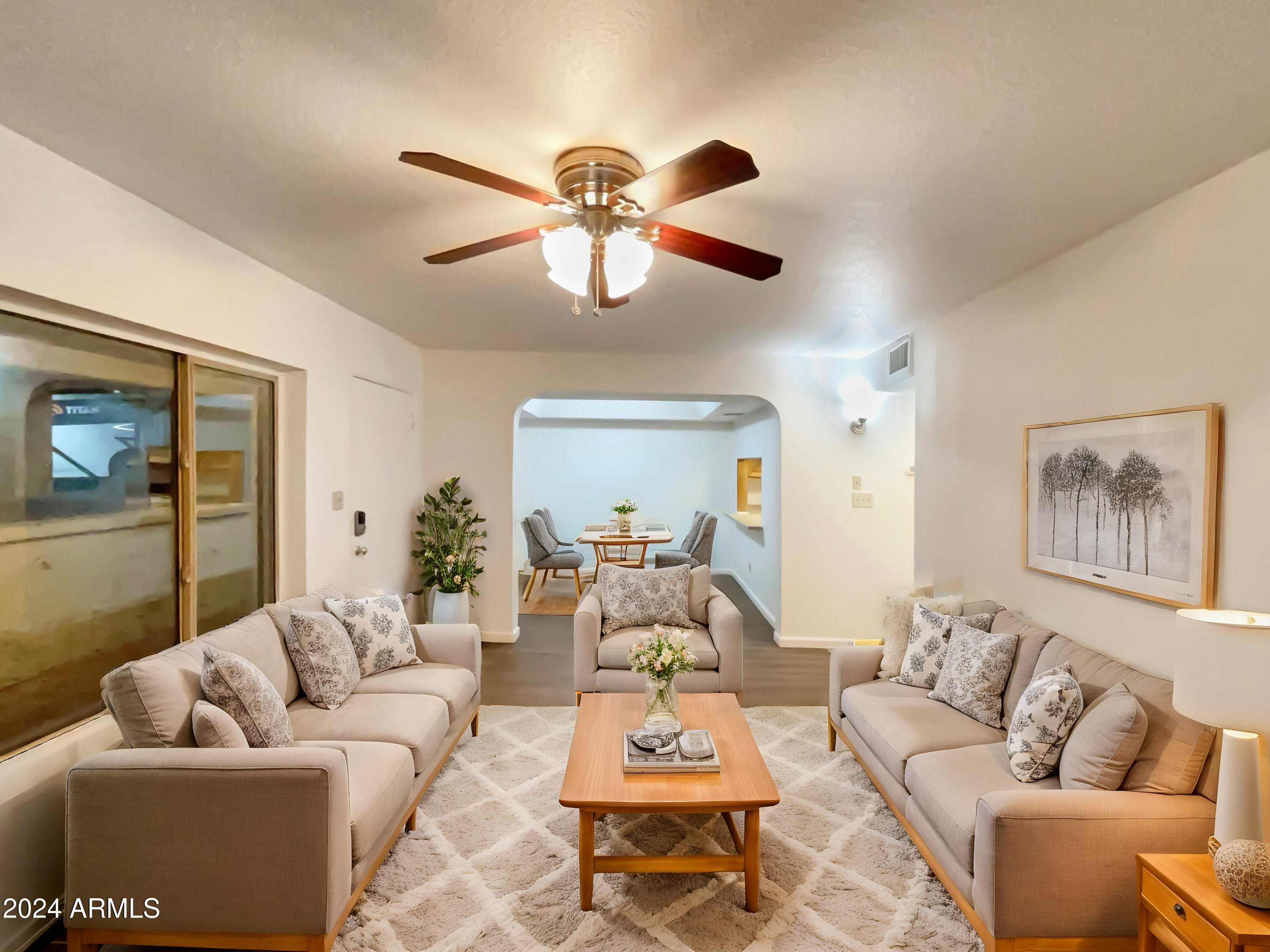 214 East Ruth Avenue, Unit 112 Phoenix, AZ 85020 - Photo 2 of 19 listing_1