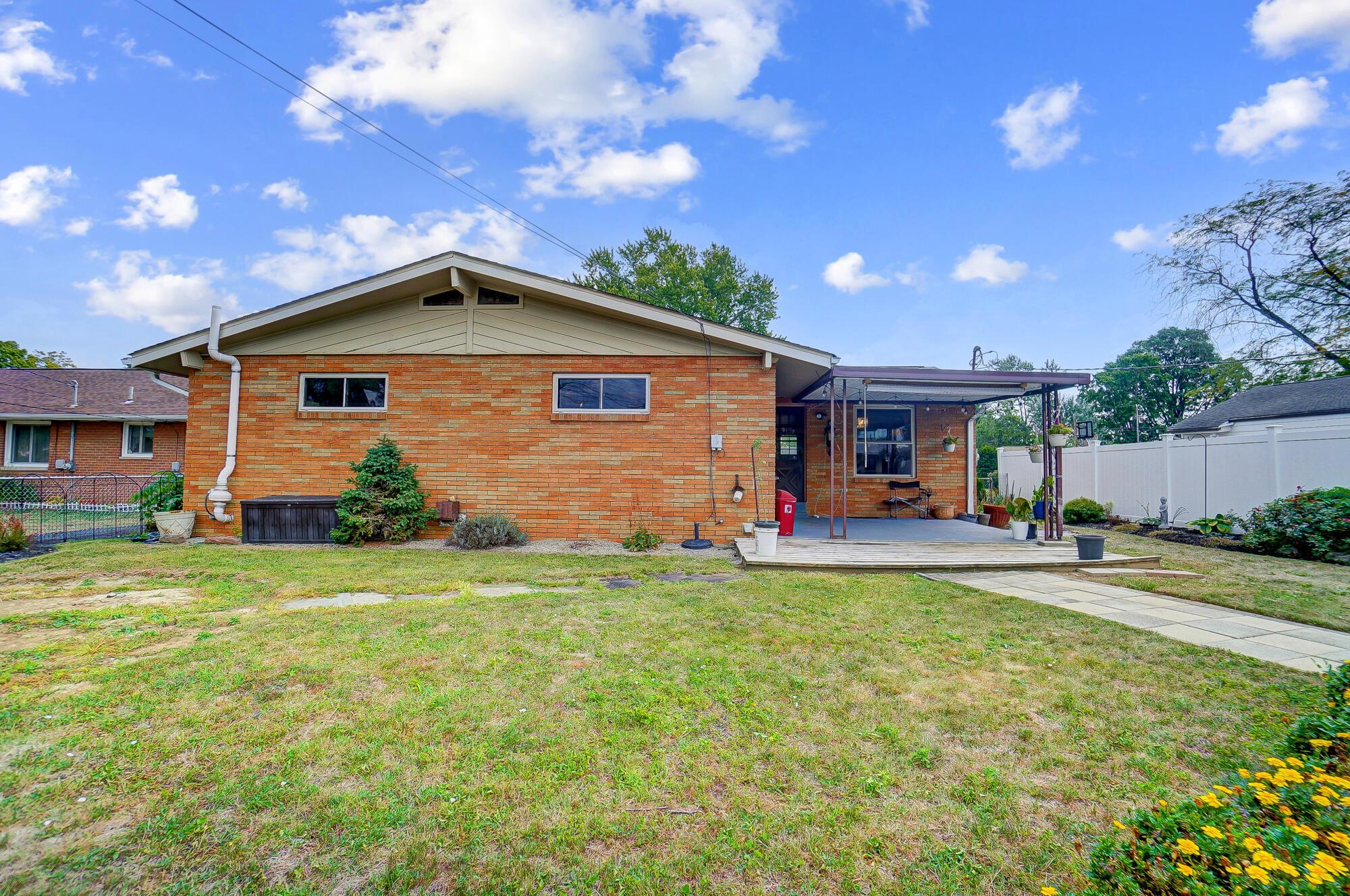 767 Salisbury Road Columbus, OH 43204 - Photo 34 of 44 035
