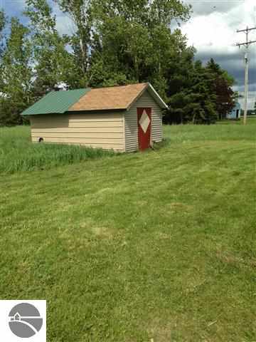 5902 West County Line Road Buckley, MI 49620 - Photo 3 of 13 1746648-2.JPG