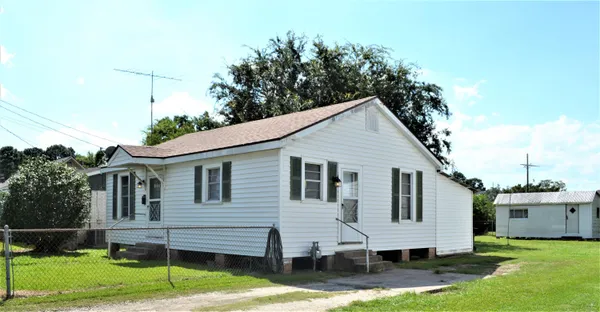 $750 | 1710 Iberia Street, New Iberia, LA 70560