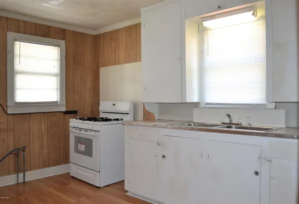 $750 | 1710 Iberia Street, New Iberia, LA 70560