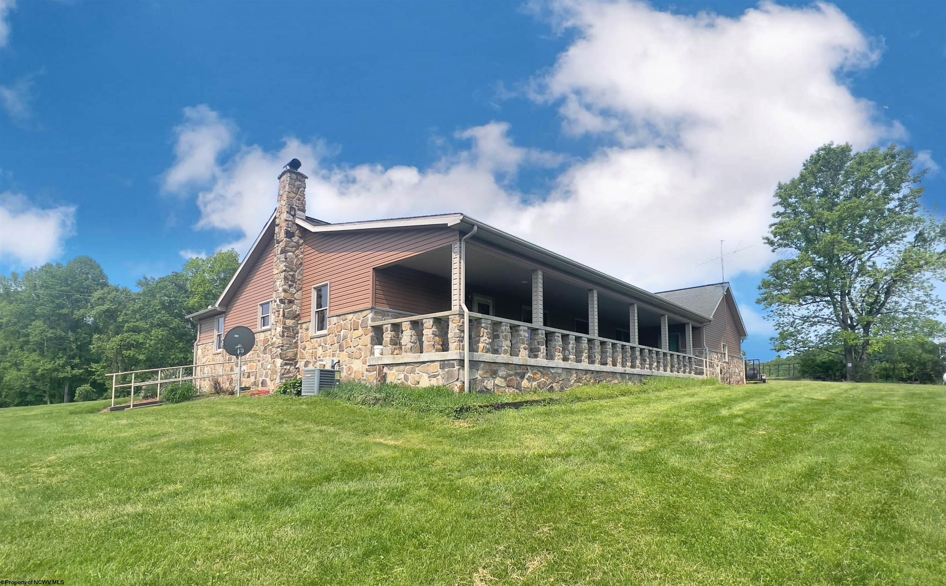 1077 Hinkle Road Grafton, WV 26354 - Photo 5 of 30 Gallery Image 5