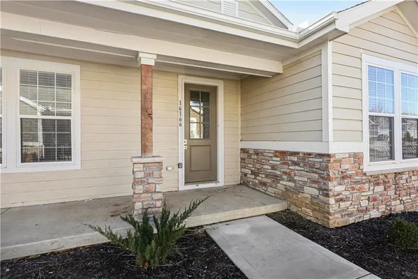 $475,000 | 16166 Fontana Street, Stilwell, KS 66085