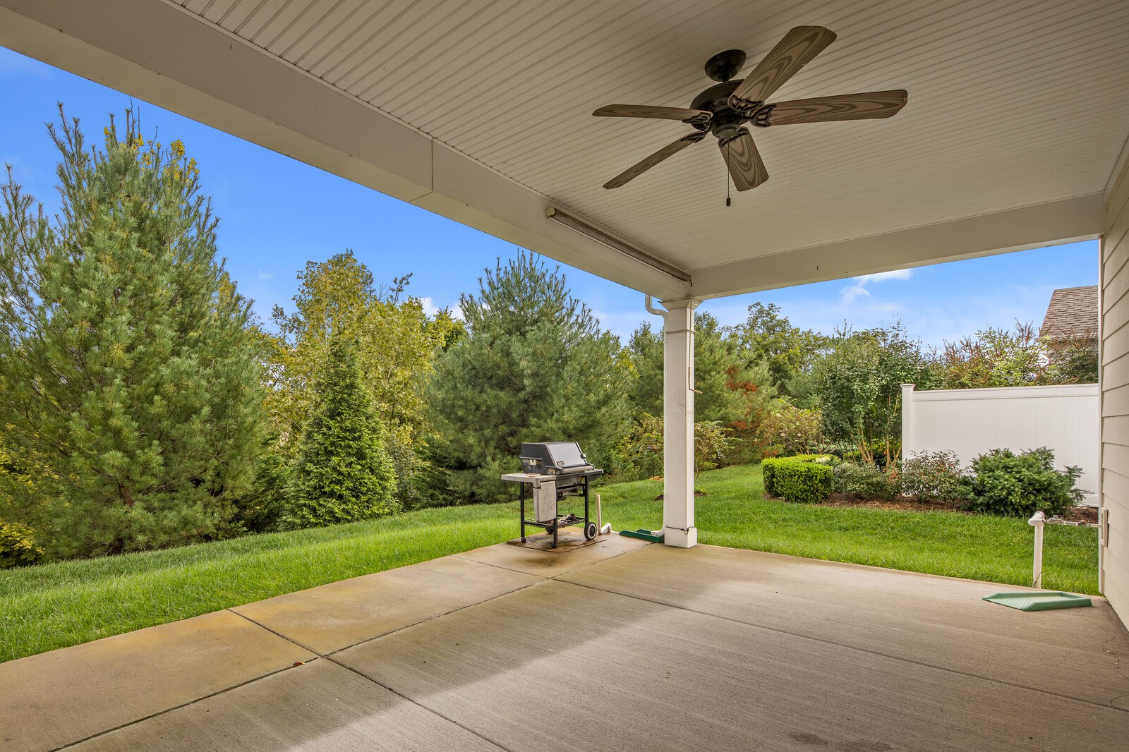 116 Dahlgren Drive Mount Juliet, TN 37122 - Photo 14 of 20 a view of a porch