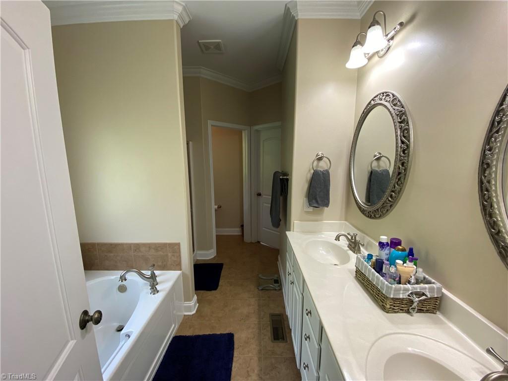 7510 Lasater Road Clemmons, NC 27012 - Photo 8 of 39 Gallery Image 8