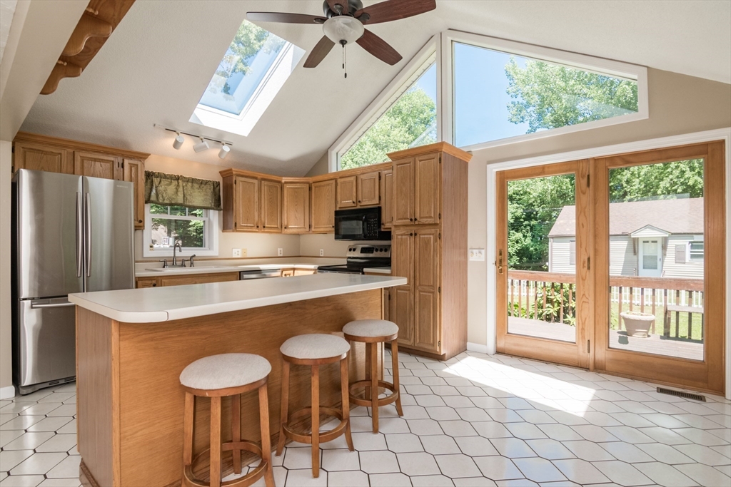 1466-1468 Page Boulevard Springfield, MA 01104 - Photo 4 of 42