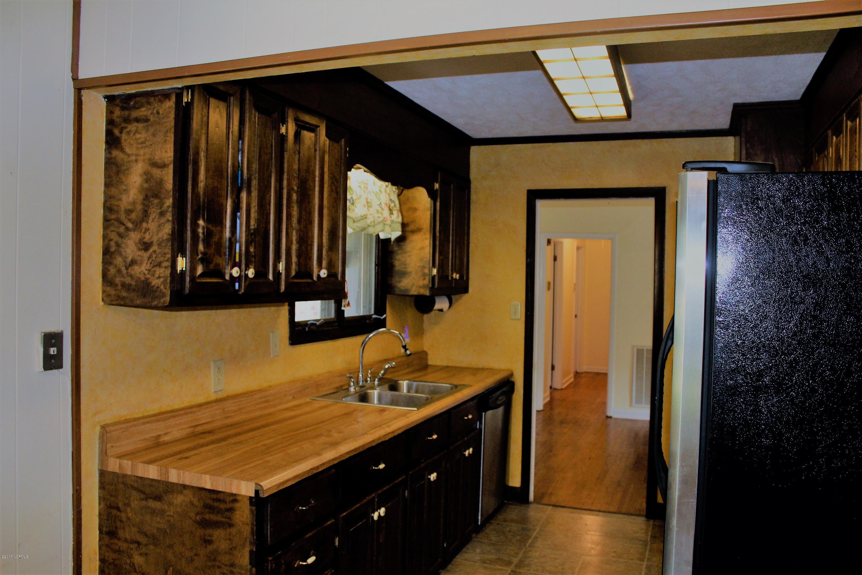 441 Sherwood Road Lumberton, NC 28358 - Photo 11 of 34 Kitchen