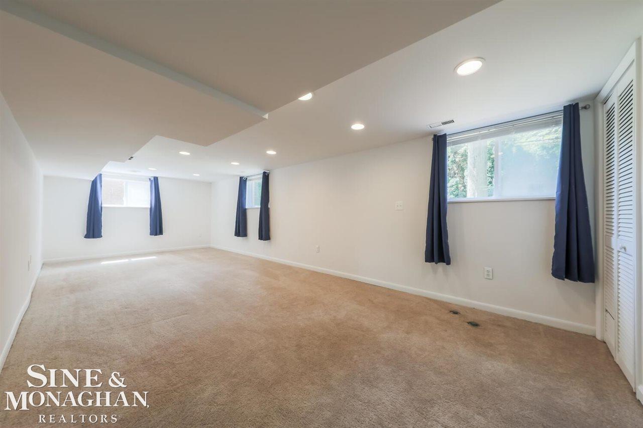 577 Cook Road Grosse Pointe, MI 48236 - Photo 29 of 37 Family Room