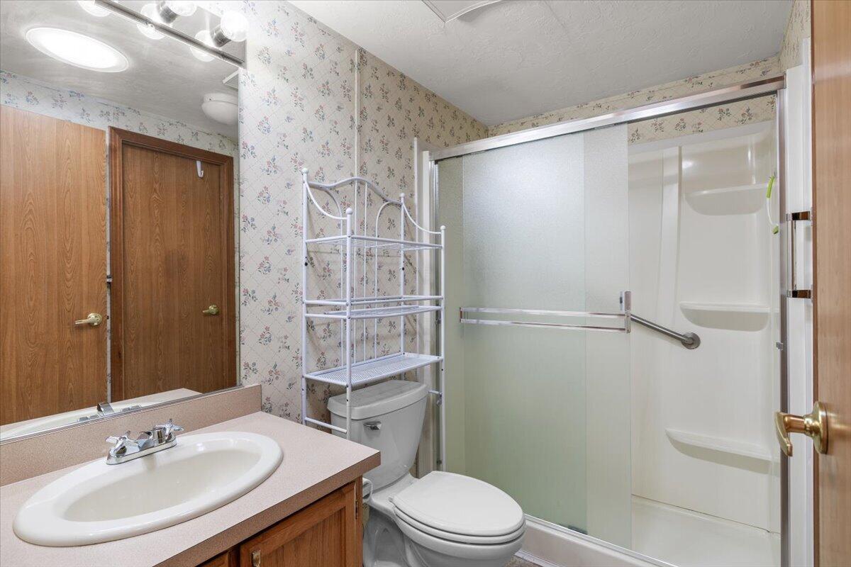 555 Freeman Road, Unit 257 Central Point, OR 97502 - Photo 16 of 26