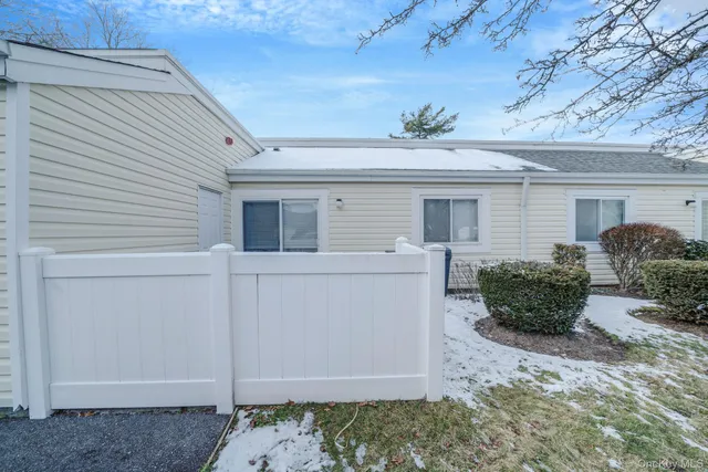 $439,990 | 1107 Cabot Court North, St. James, NY 11780