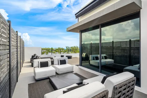 $2,475,000 | 11501 Old Ocean Boulevard, Ocean Ridge, FL 33435