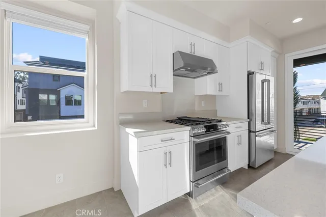 $5,000 | 19011 Main Street, Unit 101, Huntington Beach, CA 92648