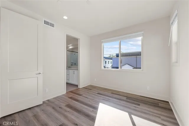 $5,000 | 19011 Main Street, Unit 101, Huntington Beach, CA 92648