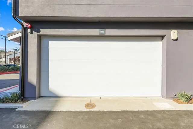 $5,000 | 19011 Main Street, Unit 101, Huntington Beach, CA 92648