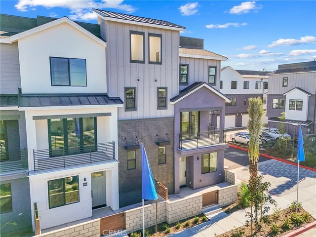 $5,000 | 19011 Main Street, Unit 101, Huntington Beach, CA 92648