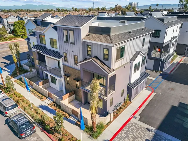 $5,000 | 19011 Main Street, Unit 101, Huntington Beach, CA 92648