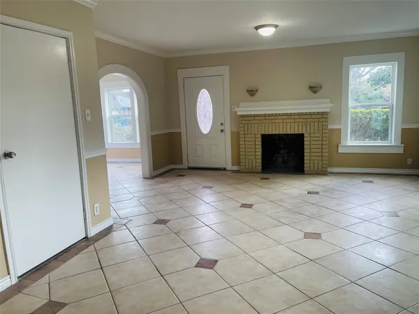 $1,800 | 2422 Eagle Street, Houston, TX 77004